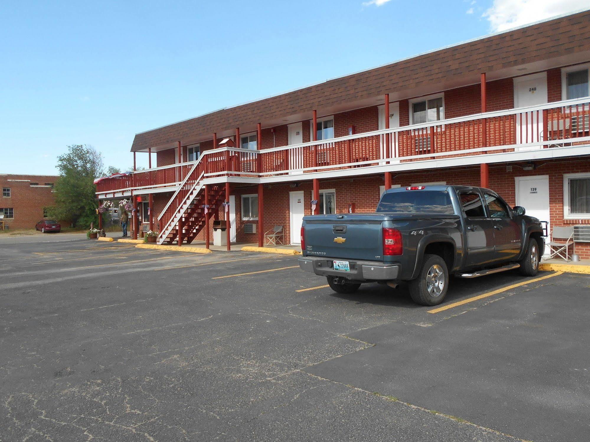 Super Saver Inn Sheridan Exterior photo
